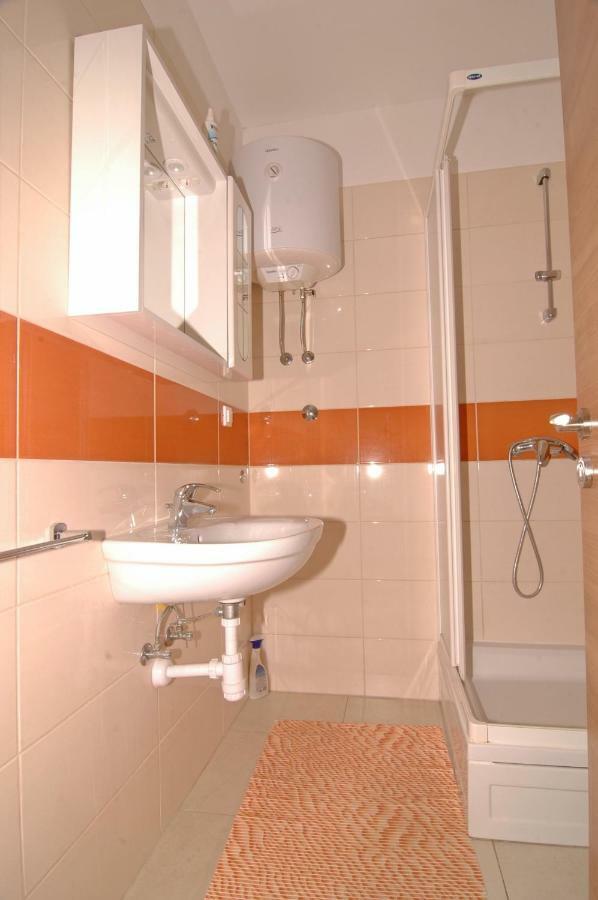 Apartment Urem Biograd Na Moru Eksteriør bilde