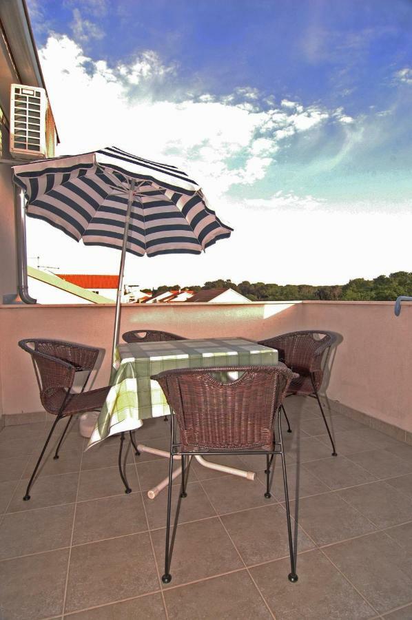 Apartment Urem Biograd Na Moru Eksteriør bilde